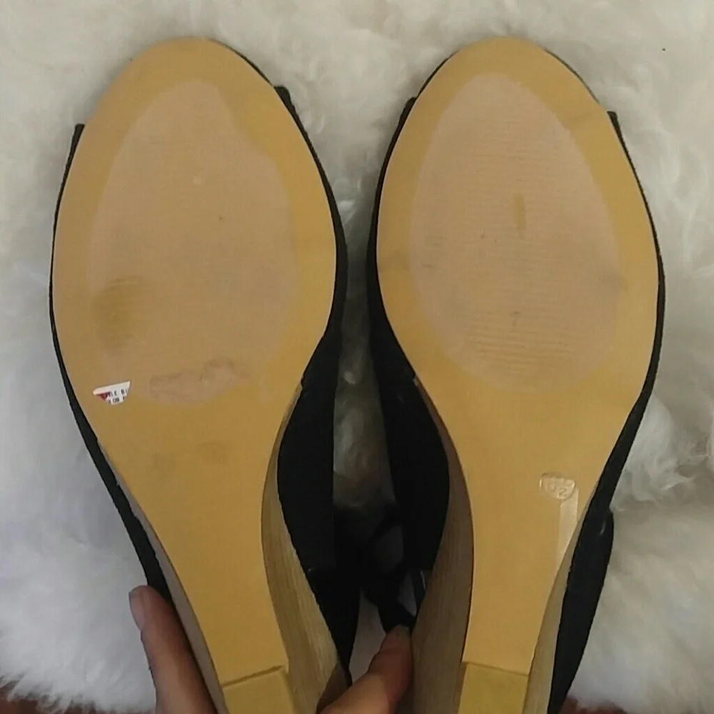 NWOT peep toe lace up‎ wedges